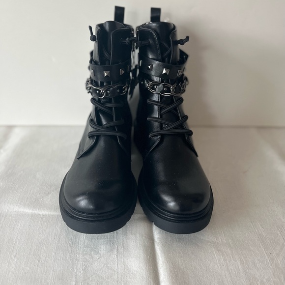 Marco Tozzi combat boots chains buckle studs size 38 black NWOB - Picture 2 of 8
